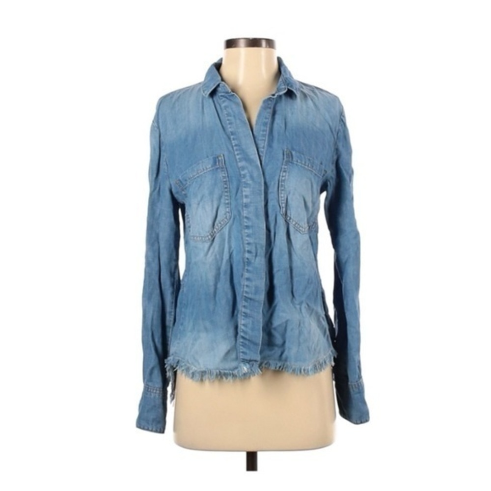 Cloth & Stone
Size XS Long Sleeve Button-Down Shirt